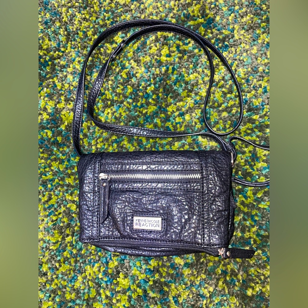 Kenneth Cole Reaction - Black Genuine Leather Crossbody Purse - Picture 1 of 5